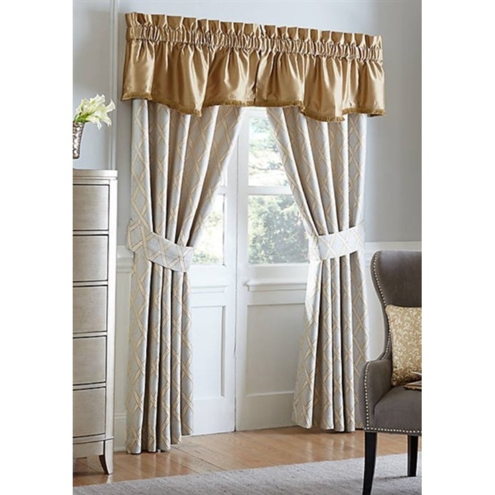 New Biltmore Eleganza Gold Faux Silk Organza Valance 52" x 18" 3" Header #70708